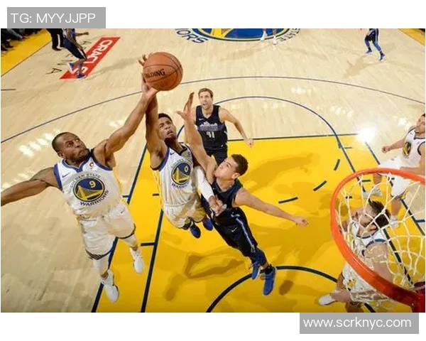 勇士与小牛激战正酣精彩视频直播尽在眼前不容错过 勇士与小牛激战正酣精彩视频直播尽在眼前不容错过