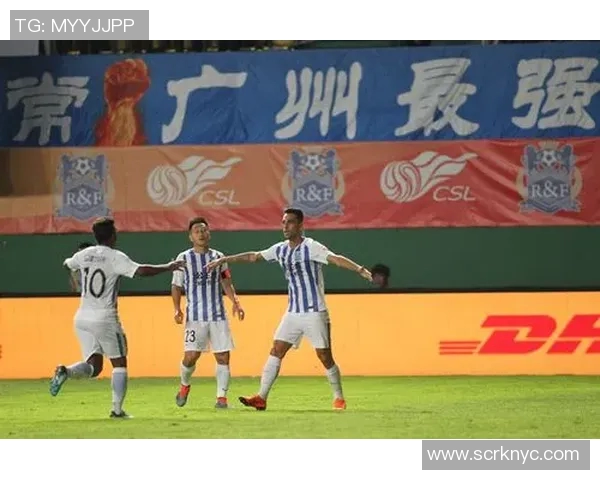 申花与广州富力精彩对决集锦回顾展现足球魅力与激情瞬间 申花与广州富力精彩对决集锦回顾展现足球魅力与激情瞬间