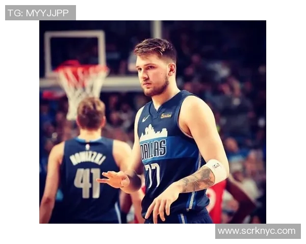 特雷杨领衔新一代篮球明星展现无限潜力与激情